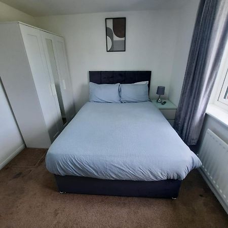 Two Bedroom Luxury House Thamesmead  المظهر الخارجي الصورة