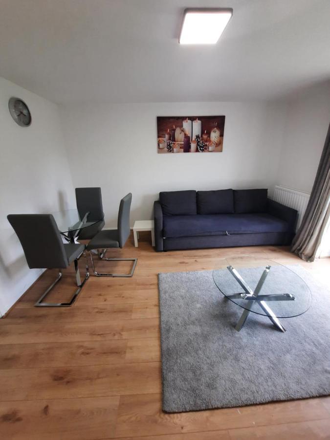 Two Bedroom Luxury House Thamesmead  المظهر الخارجي الصورة
