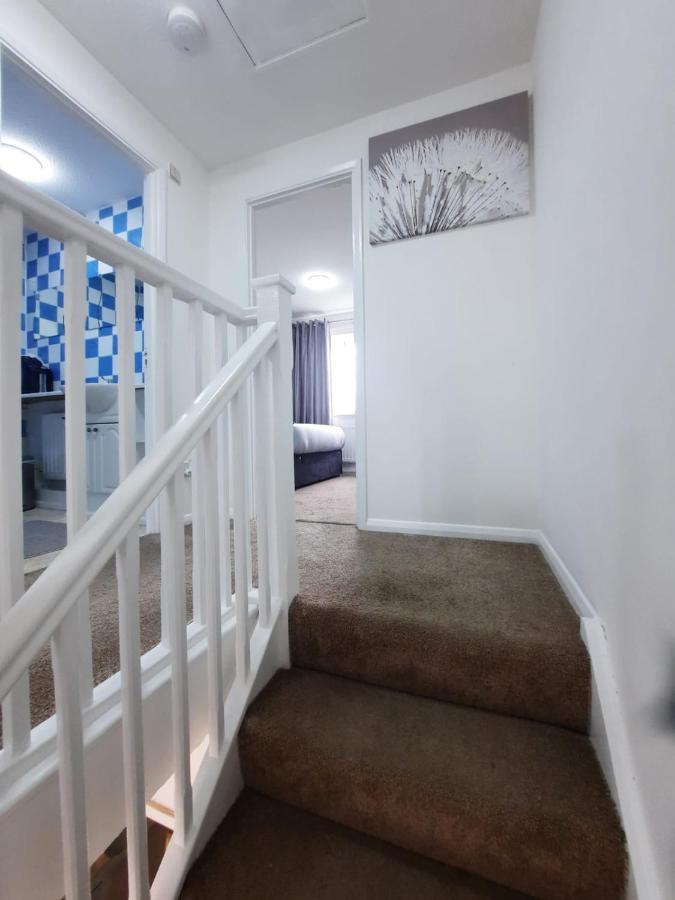Two Bedroom Luxury House Thamesmead  المظهر الخارجي الصورة