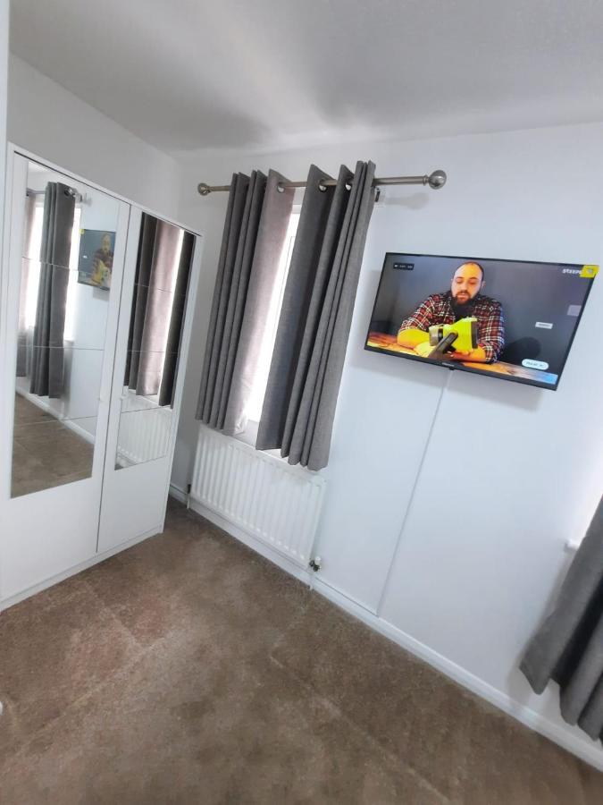 Two Bedroom Luxury House Thamesmead  المظهر الخارجي الصورة