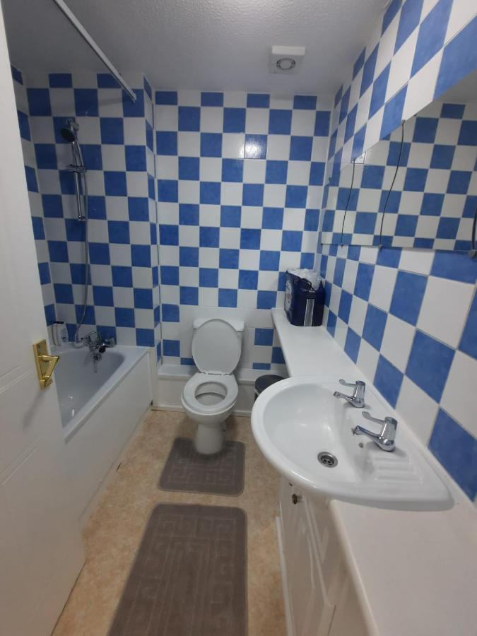 Two Bedroom Luxury House Thamesmead  المظهر الخارجي الصورة