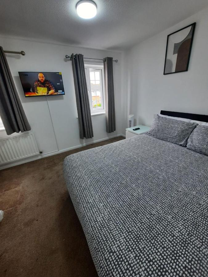 Two Bedroom Luxury House Thamesmead  المظهر الخارجي الصورة