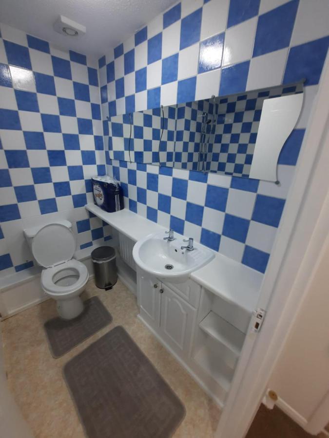 Two Bedroom Luxury House Thamesmead  المظهر الخارجي الصورة